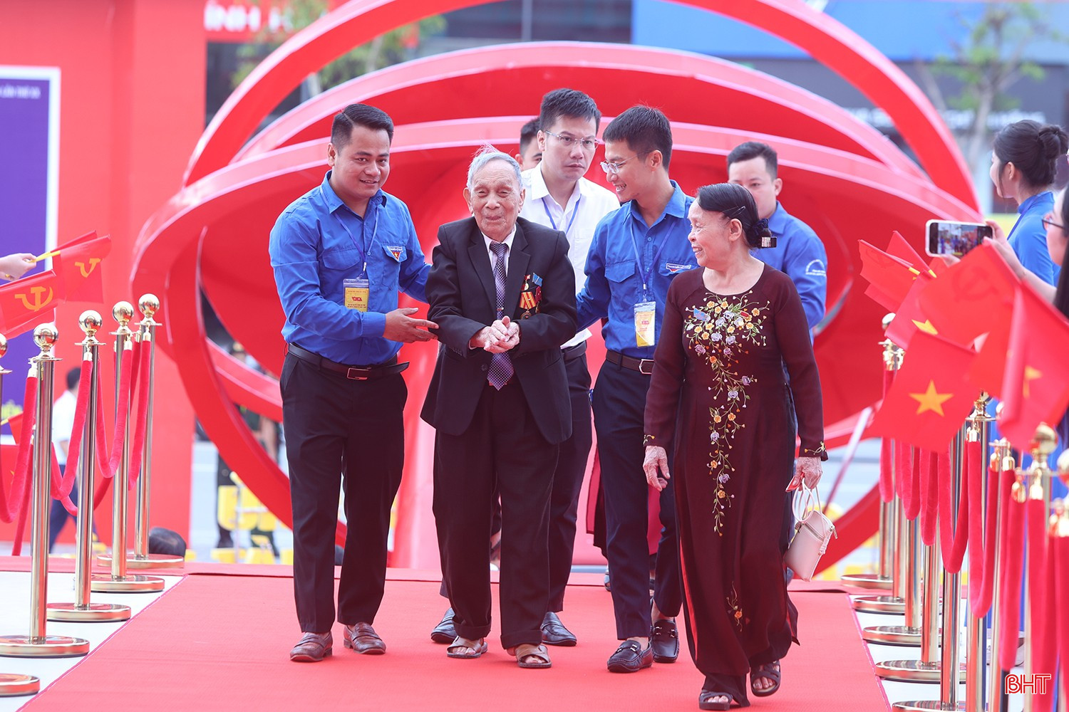 bqbht_br_ong-nguyen-van-minh-ba-la-thi-tam.jpg