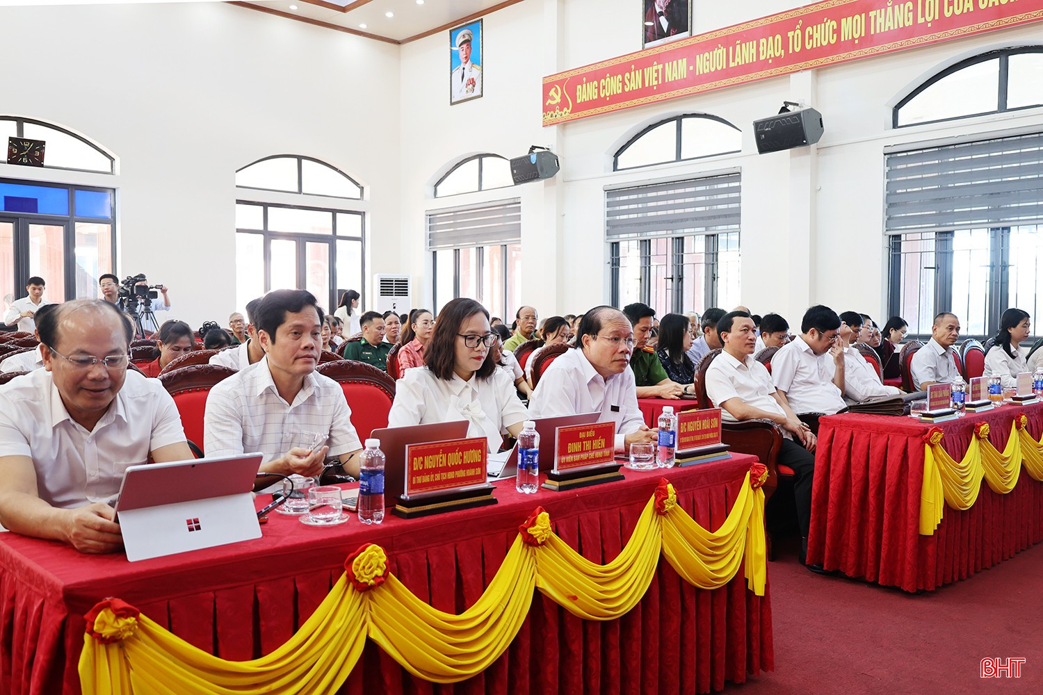 Đại biểu tham dự hội nghị.
