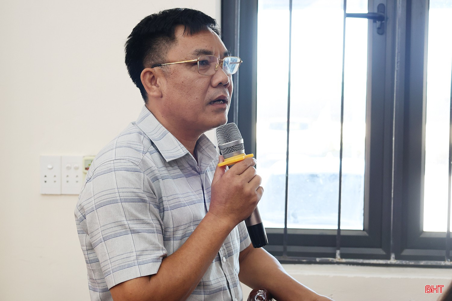 Cử tri Lê Xuân Lâm (phường Vũng Áng) kiến nghị các nội dung liên quan đến thiếu đội ngũ giáo viên và quá tải trường lớp.