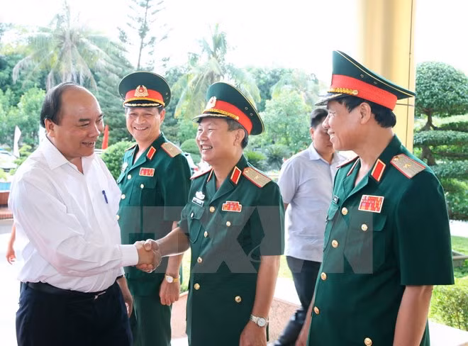 thu tuong qk4 xay dung luc luong ngay cang chinh quy hien dai