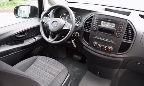 mercedes vito xe gia dinh gia 1 85 ty dong tai viet nam