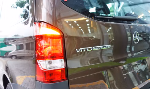 mercedes vito xe gia dinh gia 1 85 ty dong tai viet nam