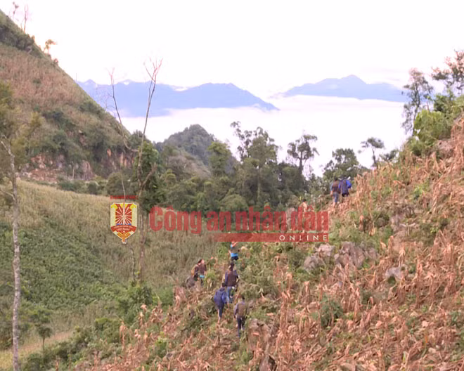 cuoc dau sung nghet tho voi nhom van chuyen 20 banh heroin