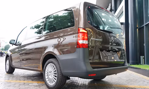 mercedes vito xe gia dinh gia 1 85 ty dong tai viet nam