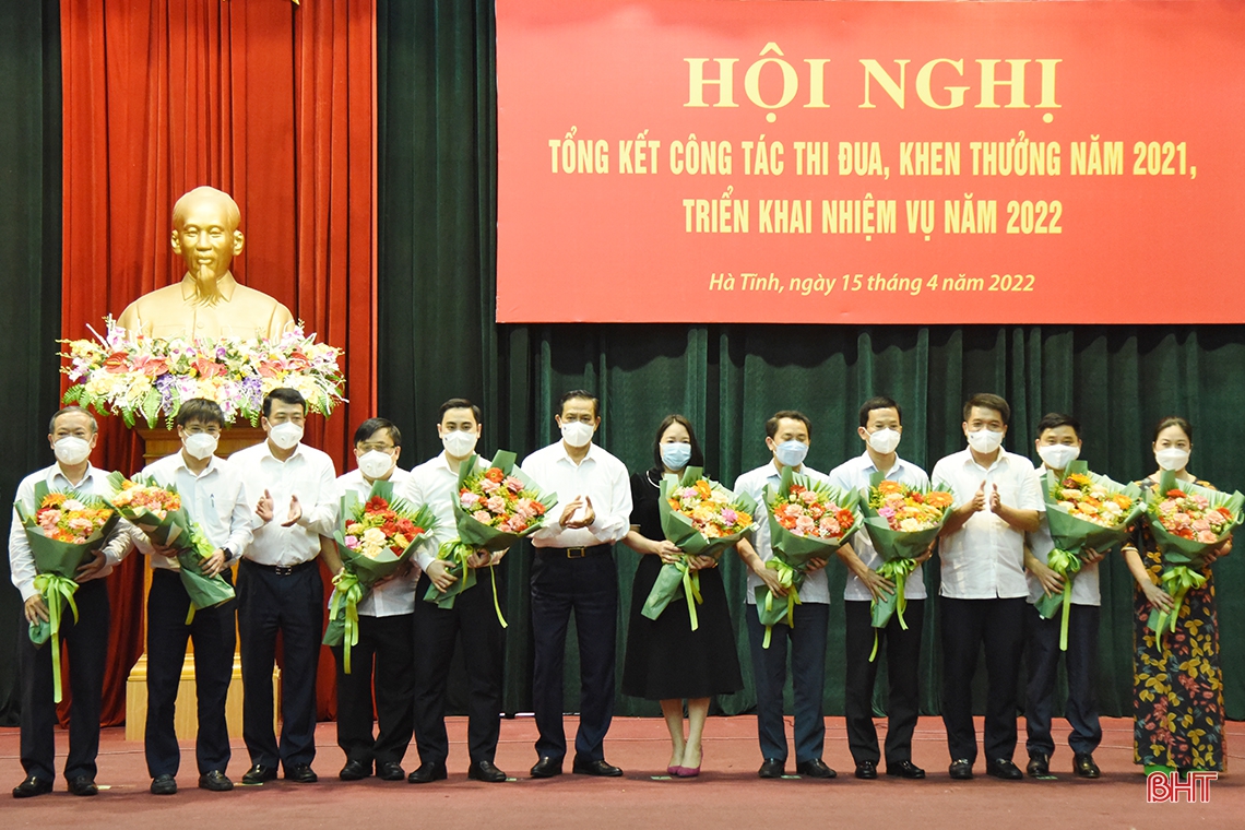 Đoàn kết, đổi mới, thi đua hoàn thành vượt mức các chỉ tiêu, nhiệm vụ