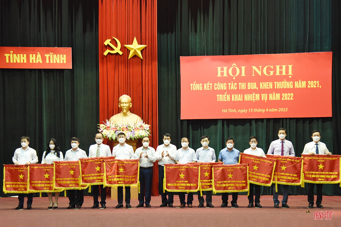 Đoàn kết, đổi mới, thi đua hoàn thành vượt mức các chỉ tiêu, nhiệm vụ
