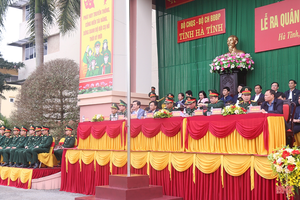 Lực lượng vũ trang Hà Tĩnh ra quân huấn luyện năm 2023