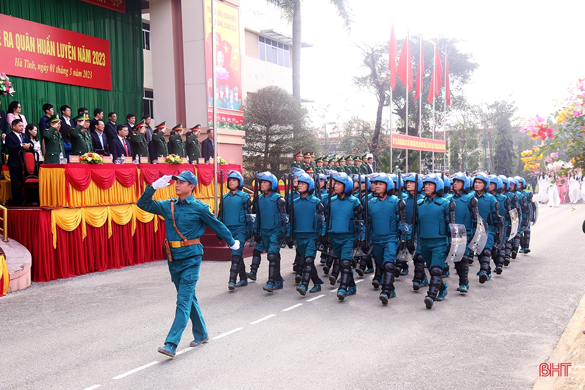 Lực lượng vũ trang Hà Tĩnh ra quân huấn luyện năm 2023