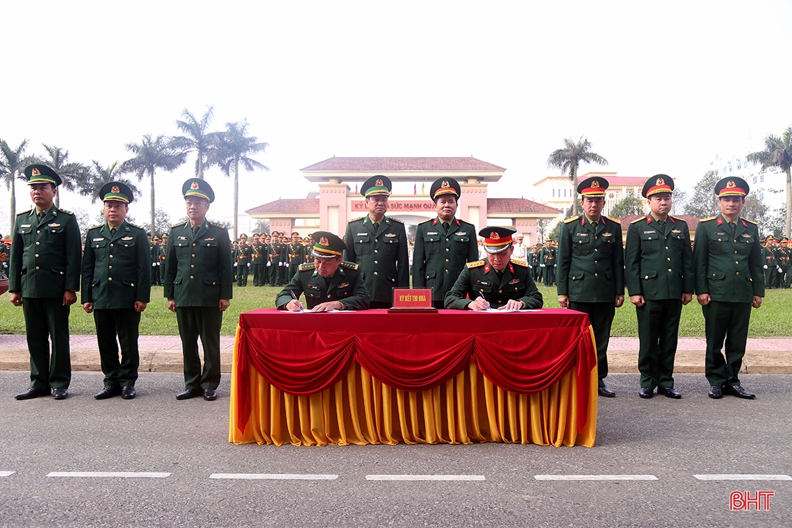 Lực lượng vũ trang Hà Tĩnh ra quân huấn luyện năm 2023