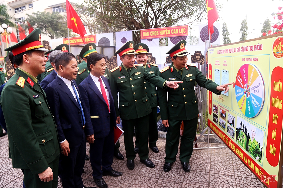Lực lượng vũ trang Hà Tĩnh ra quân huấn luyện năm 2023