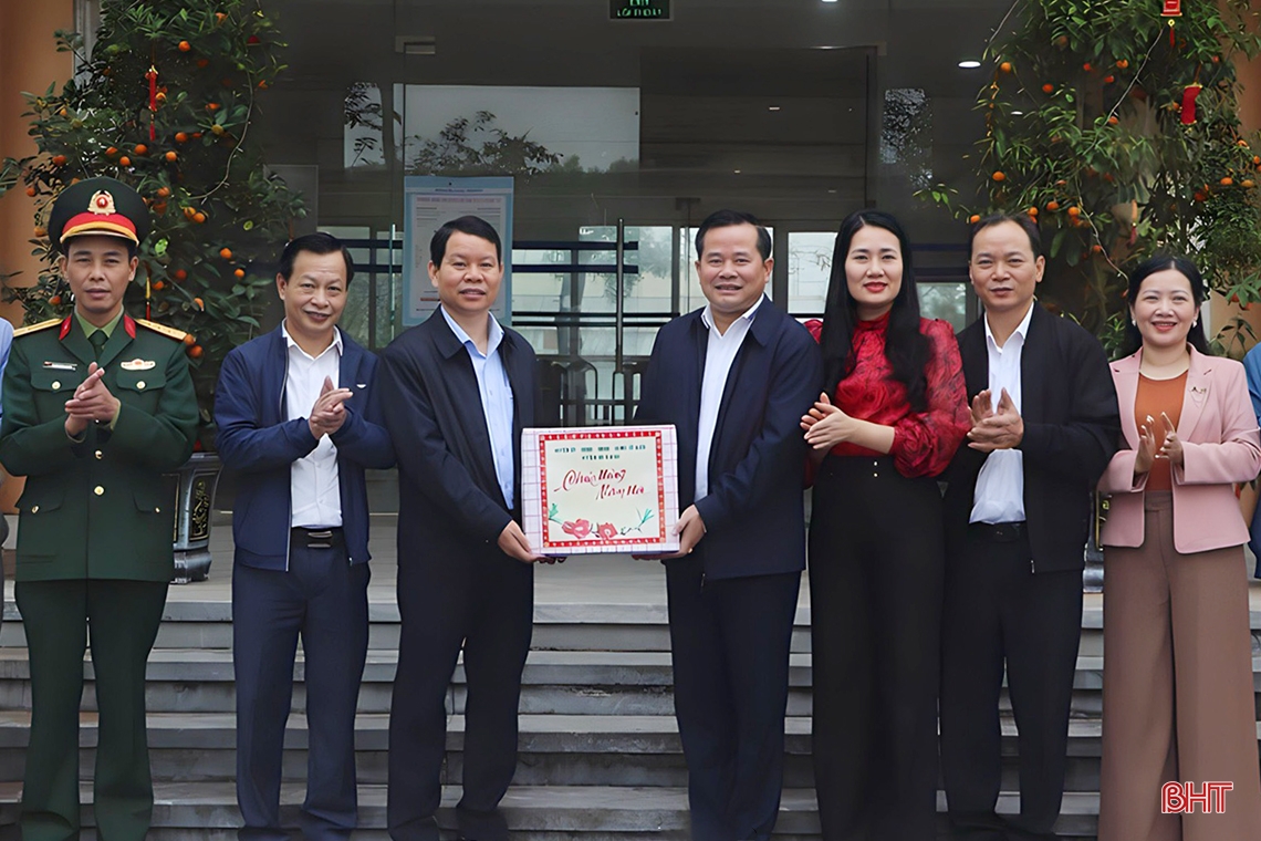 Các địa phương Hà Tĩnh sôi nổi ra quân trồng cây đầu xuân