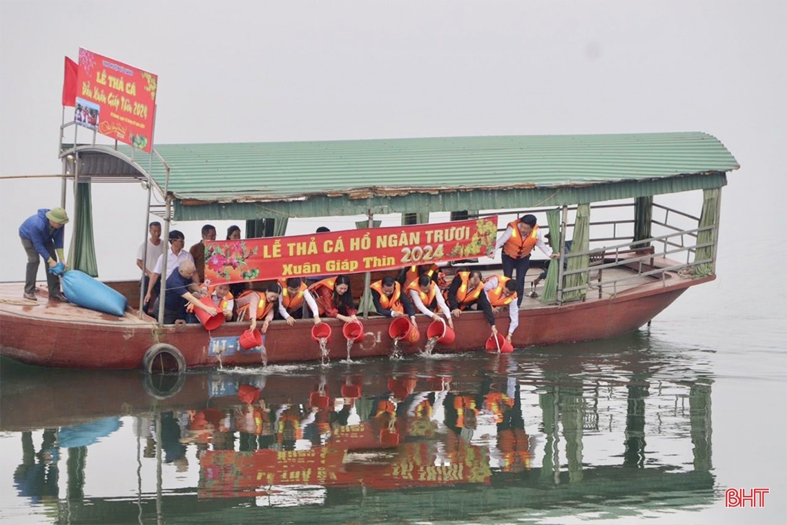 Các địa phương Hà Tĩnh sôi nổi ra quân trồng cây đầu xuân