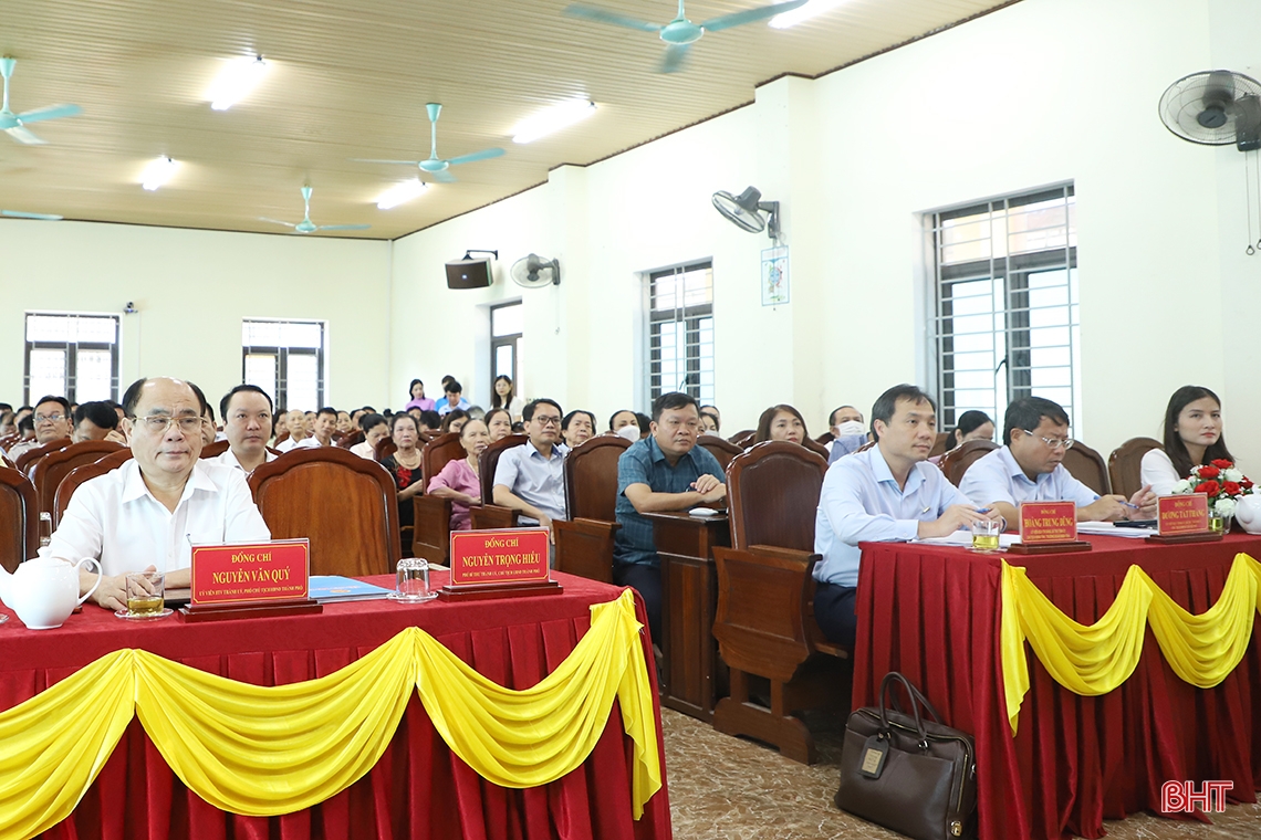 Tiếp tục thực hiện hiệu quả cuộc vận động xây dựng hình ảnh con người Thành Sen văn minh, thân thiện