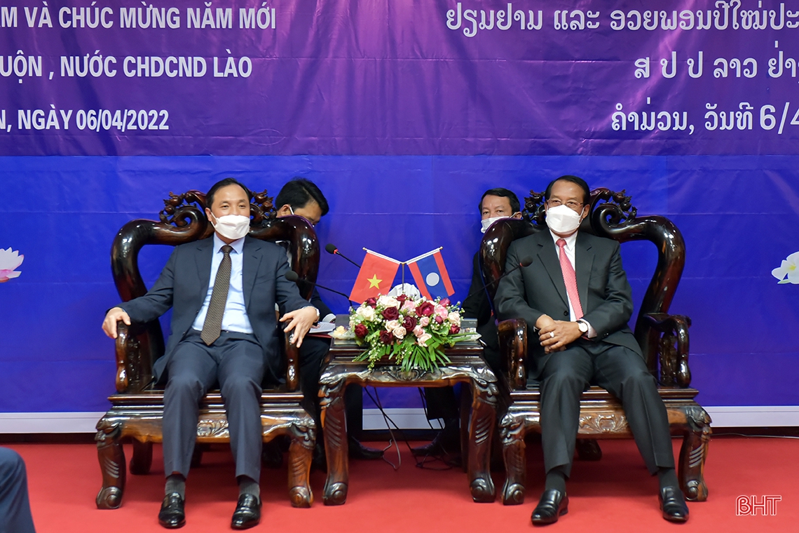 Lãnh đạo Hà Tĩnh chúc tết cổ truyền Bunpimay tỉnh Khăm Muộn