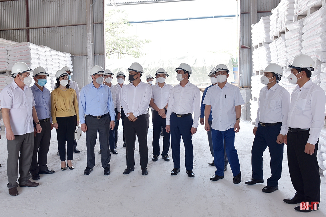 Lãnh đạo Hà Tĩnh chúc tết cổ truyền Bunpimay tỉnh Khăm Muộn