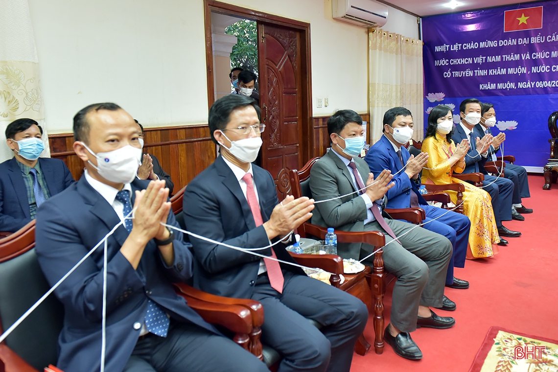 Lãnh đạo Hà Tĩnh chúc tết cổ truyền Bunpimay tỉnh Khăm Muộn