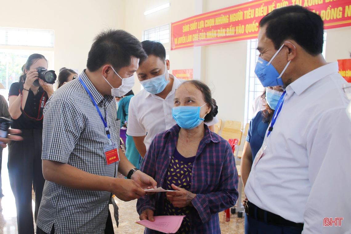 Công tác bầu cử ở Hà Tĩnh diễn ra dân chủ, bình đẳng, đúng quy định của pháp luật