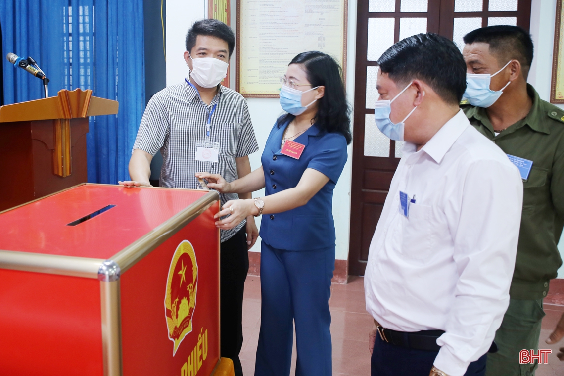 Công tác bầu cử ở Hà Tĩnh diễn ra dân chủ, bình đẳng, đúng quy định của pháp luật
