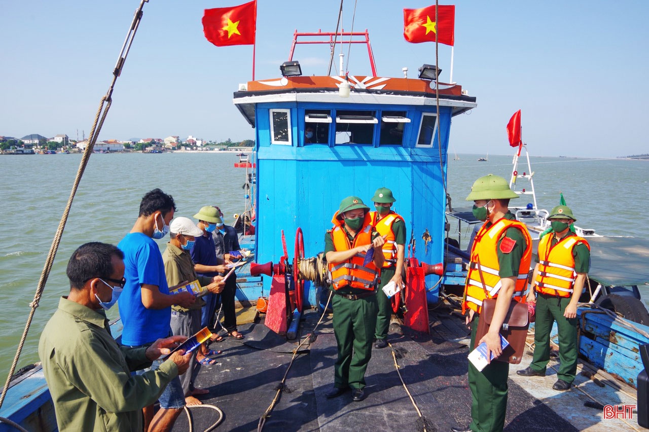 Vấn nạn tàu giã cào trên vùng biển Hà Tĩnh (bài 2): Làm gì để trả lại bình yên cho ngư dân?