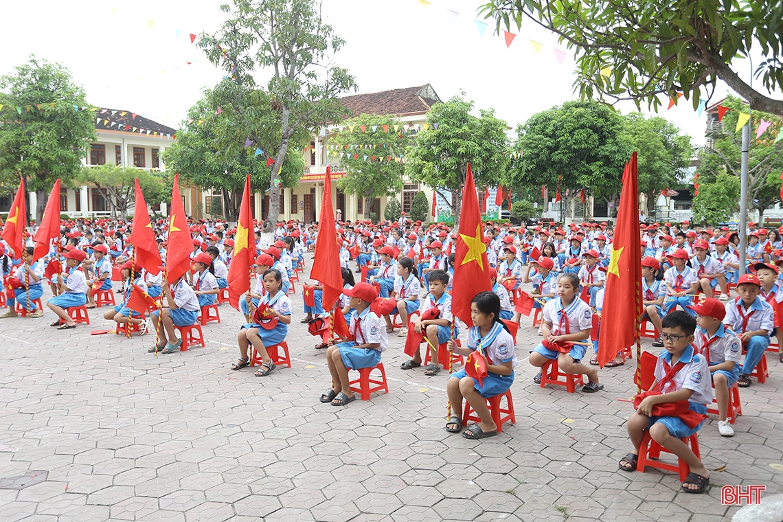 Các trường học ở Hà Tĩnh khai giảng năm học 2023 - 2024