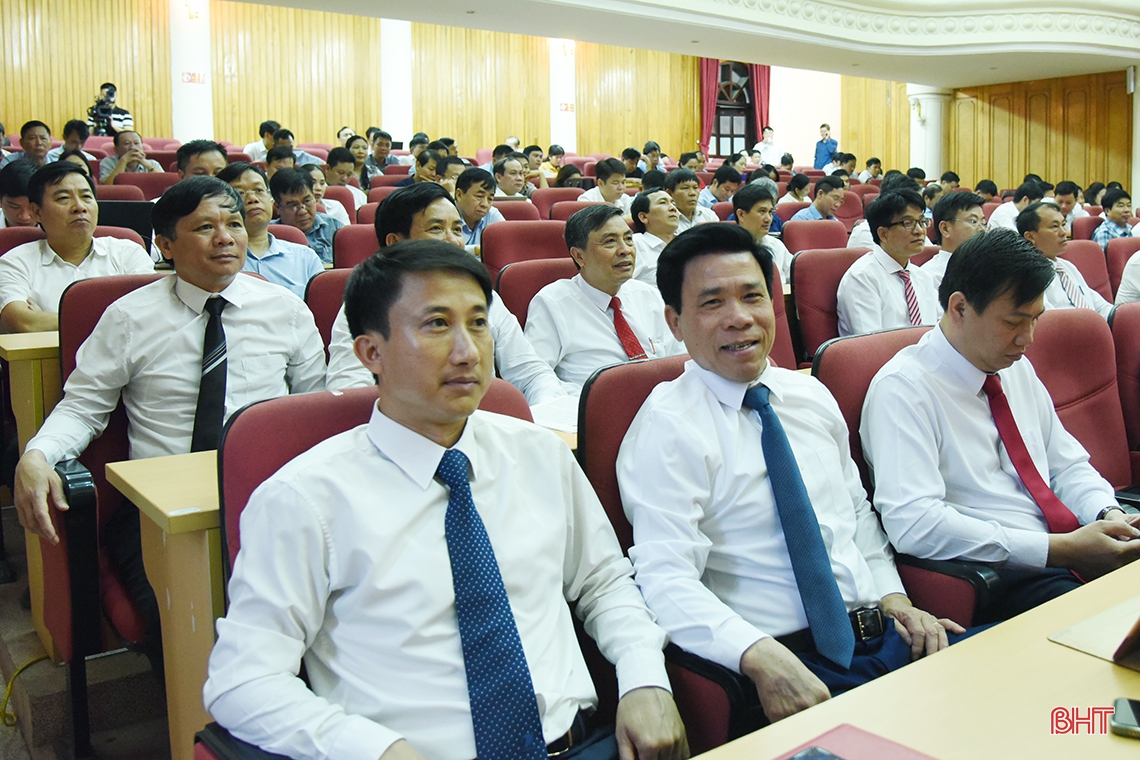 Đảng ủy Khối CCQ&DN Hà Tĩnh tuyên dương 48 tập thể, cá nhân tiêu biểu học và làm theo Bác