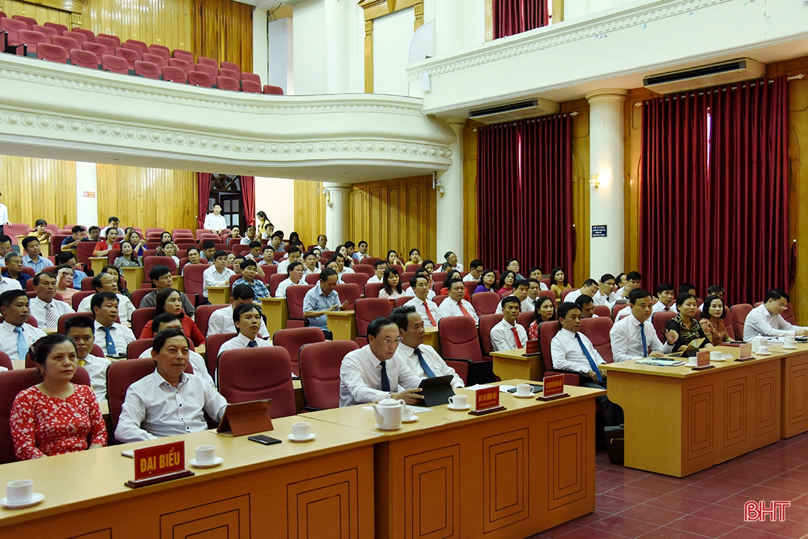 Đảng ủy Khối CCQ&DN Hà Tĩnh tuyên dương 48 tập thể, cá nhân tiêu biểu học và làm theo Bác