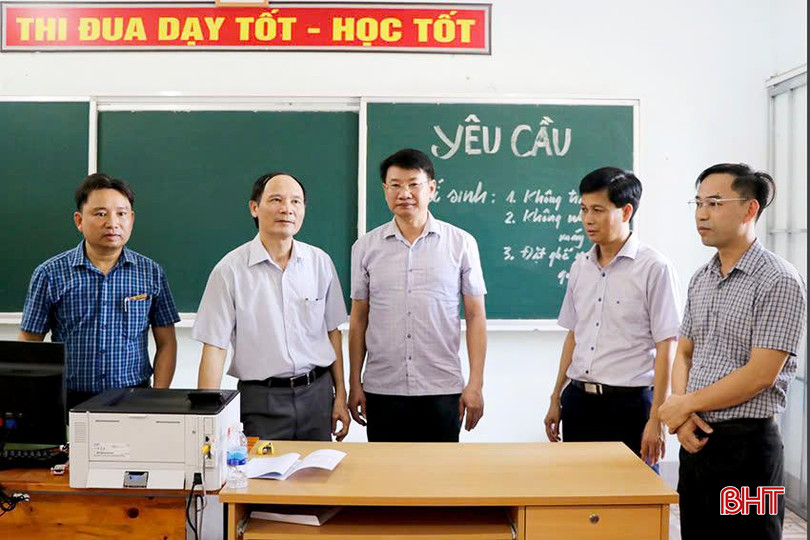 Đoàn công tác kiểm tra cơ sở vật chất tại Trung tâm giáo dục nghề nghiệp và giáo dục thường xuyên huyện Đức Thọ.