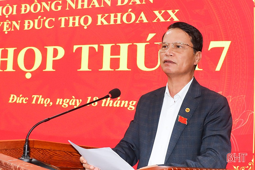 Phó Bí thư Huyện ủy, Chủ tịch HĐND huyện Đức Thọ Đặng Giang Trung phát biểu chỉ đạo tại kỳ họp.