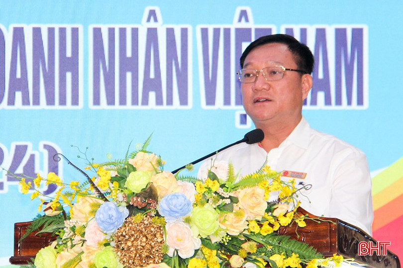 Chủ tịch UBND huyện Trần Hoài Đức phát biểu tại chương trình gặp mặt, đối thoại, tôn vinh doanh nghiệp, doanh nhân.