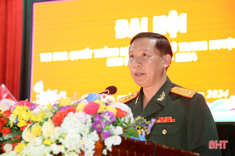 Đại tá Võ Quang Thiện - Chính uỷ Bộ CHQS tỉnh phát biểu chỉ đạo đại hội.