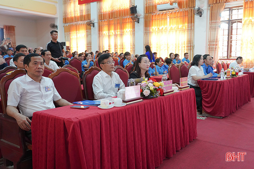 Đại biểu tham dự đại hội.