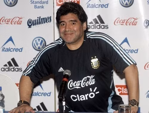 Chiếc ghế HLV của Maradona đang chịu nhiều sức ép - Ảnh: Reuters