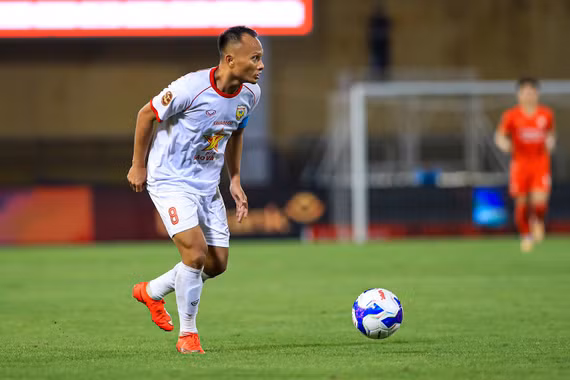 Luiz Antonio có màn ra mắt đội bóng mới khá tốt. Ảnh: HLHT FC.