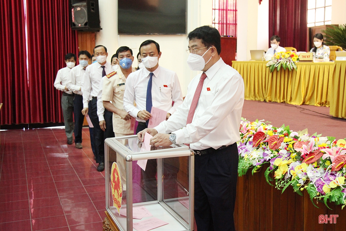 Kỳ họp thứ nhất, HĐND tỉnh Hà Tĩnh khóa XVIII thành công tốt đẹp
