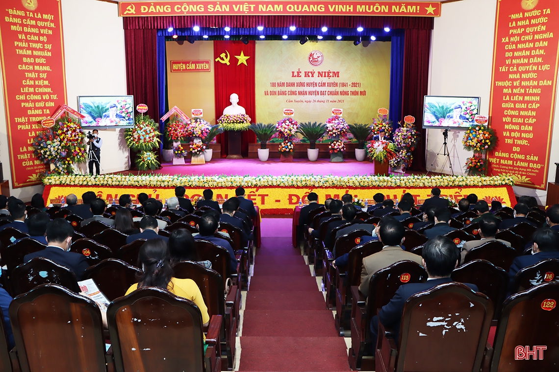 Kỷ niệm 180 năm danh xưng Cẩm Xuyên và đón bằng công nhận huyện nông thôn mới