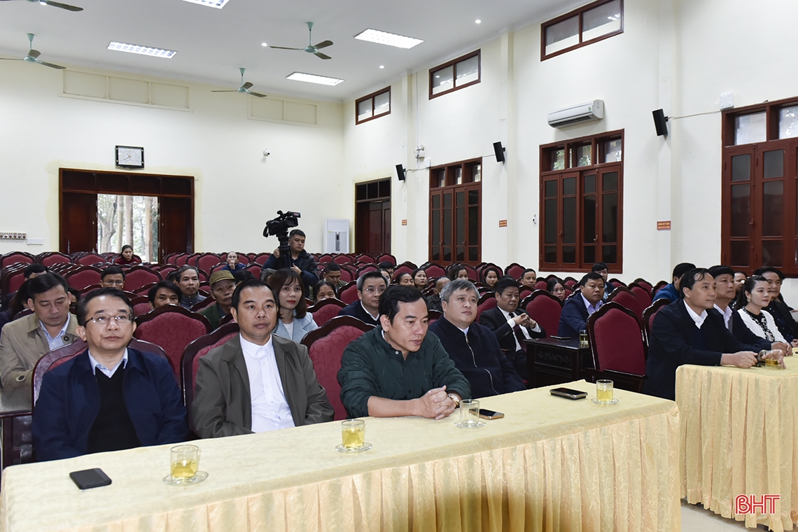 Trao hỗ trợ xây dựng 120 ngôi nhà cho các gia đình khó khăn ở Hà Tĩnh