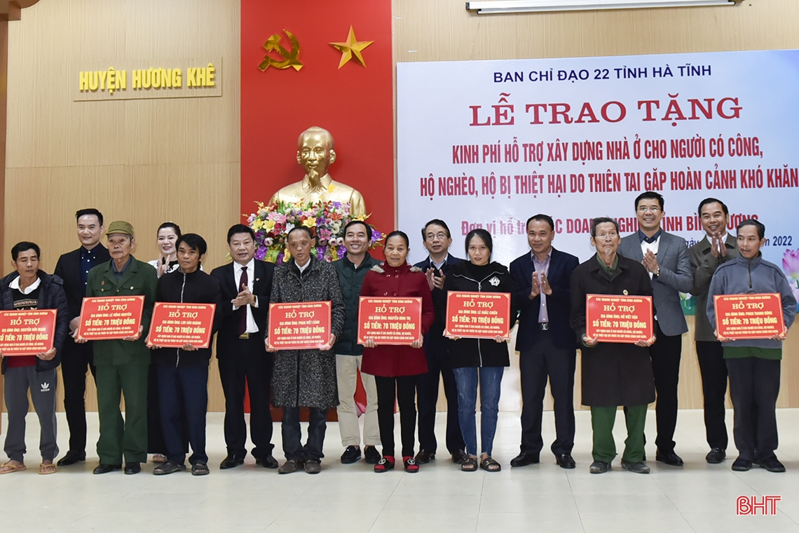 Trao hỗ trợ xây dựng 120 ngôi nhà cho các gia đình khó khăn ở Hà Tĩnh