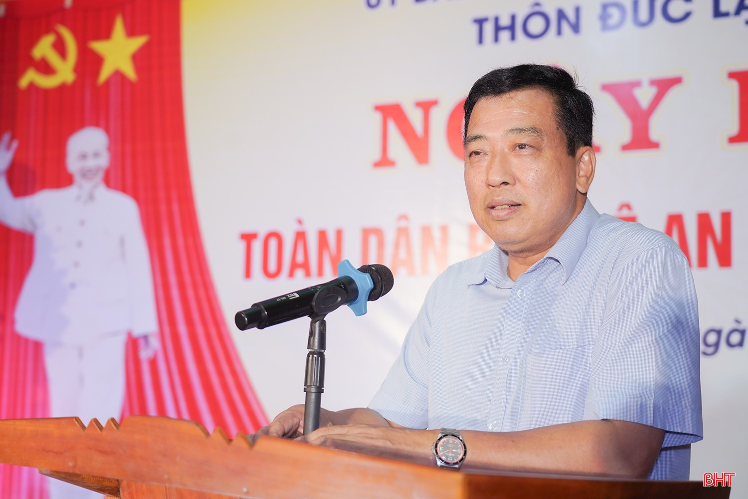 Đồng chí Trần Tú Anh - Chủ nhiệm Ủy ban Kiểm tra Tỉnh ủy phát biểu tại ngày hội.