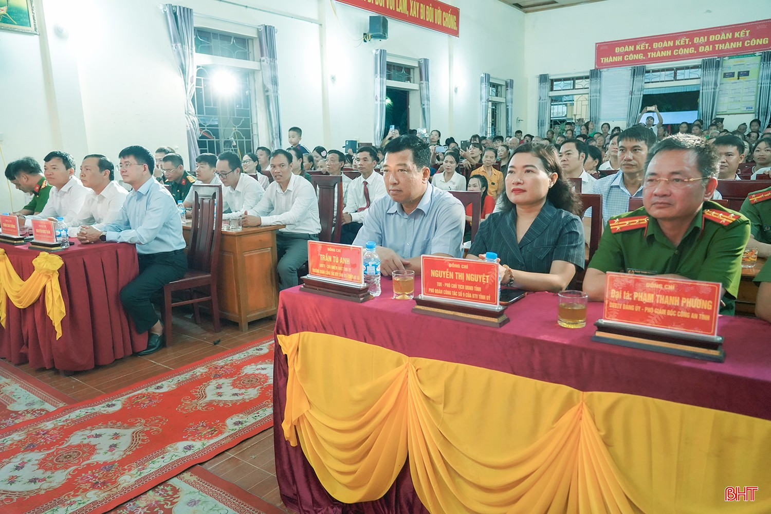 Đại biểu tham dự ngày hội.