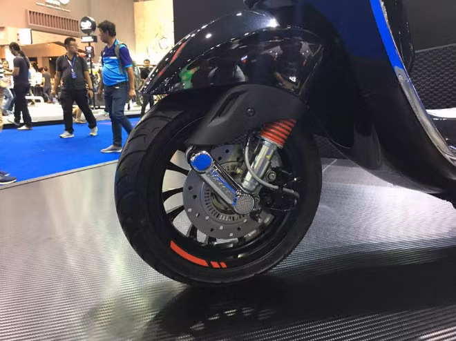 can canh vespa sprint 150 i get ban carbon dep my man