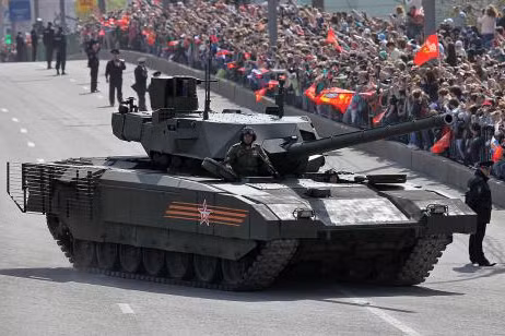 xe tang armata vang bong trong su kien ngay chien thang