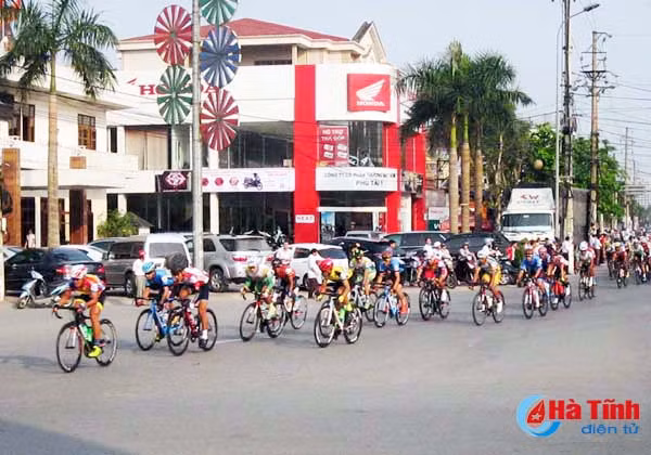 doan dua xe dap cup truyen hinh tp ho chi minh qua ha tinh