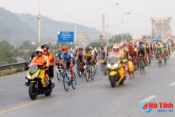 doan dua xe dap cup truyen hinh tp ho chi minh qua ha tinh