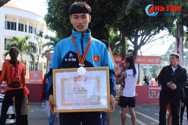 vdv ha tinh gianh hcv tai giai vo dich dien kinh tre dong nam a