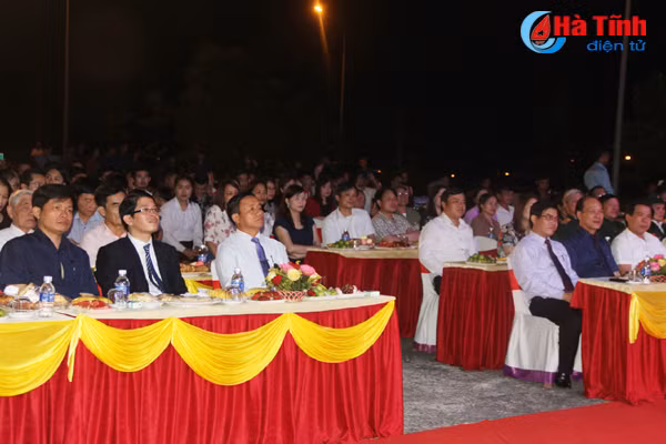 vui don tet co truyen lao tai ha tinh