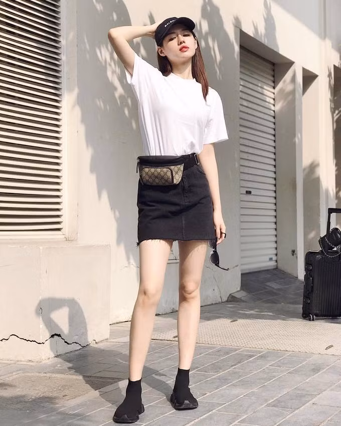 Đủ kiểu diện áo thun trắng không nhàm chán