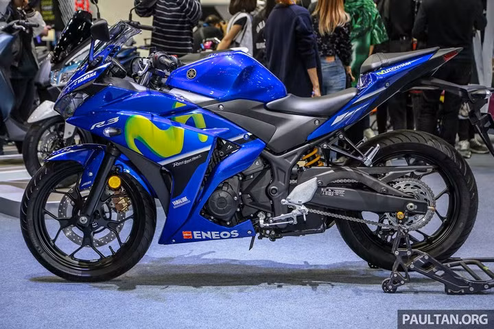 tron bo anh 2 xe the thao yamaha yzf r3 va r15 vua ra mat tai bangkok