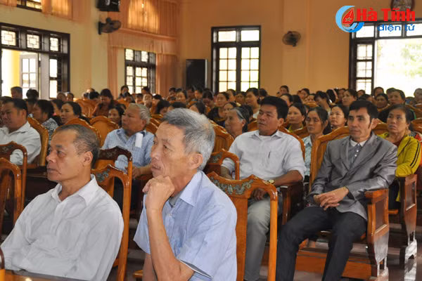 khong mao hiem mang song de di cu trai phep