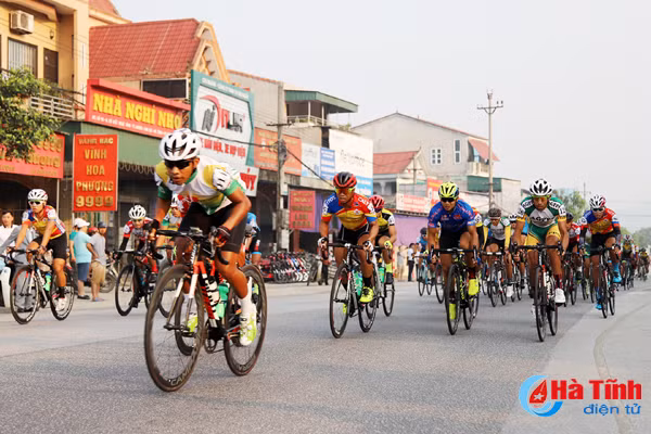 doan dua xe dap cup truyen hinh tp ho chi minh qua ha tinh