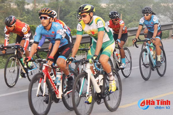 doan dua xe dap cup truyen hinh tp ho chi minh qua ha tinh